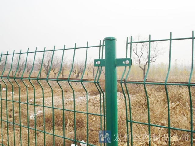 公(gong)路(lu)護欄(lan)網