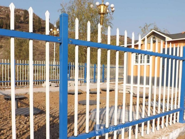 鋅(xin)鋼(gang)護欄(lan)