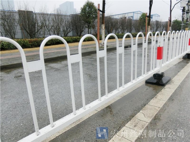 市(shi)政(zheng)隔(ge)離(li)柵(shan)